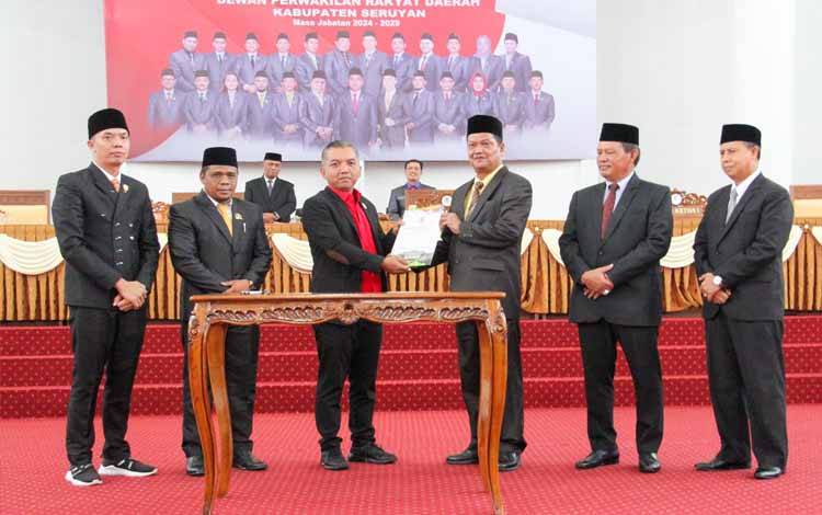 Pj Bupati Hadiri Paripurna Penetapan Paslon Bupati dan Wakil Bupati Seruyan Terpilih