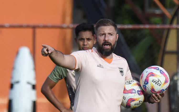 Joaquin Gomez Bawa Borneo FC Kalahkan Arema 3-1 pada Laga Debut