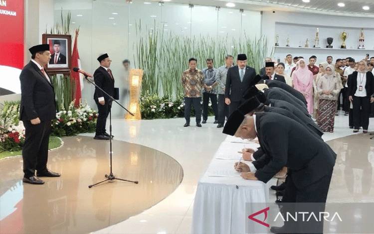 Menteri PKP Bersama Pejabat Dilantik Perjuangkan Rumah untuk Rakyat