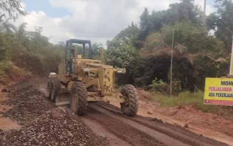 Rekonstruksi Jalan Kota Besi-Kandan-Camba Ditargetkan Tuntas Tahun Ini