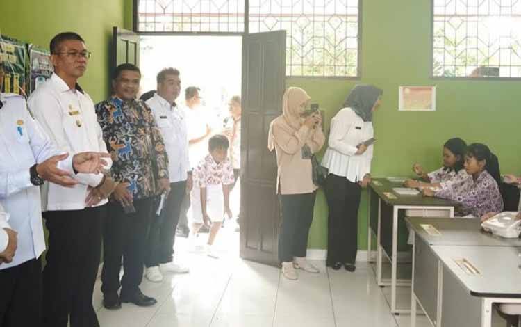 Pj Wali Kota Palangka Raya Minta Gunakan Bahan Baku Lokal untuk Program MBG