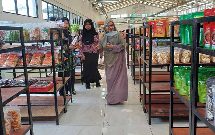 Omzet Galeri Swalayan UMKM Sampit Alami Kenaikan 20-25 Persen
