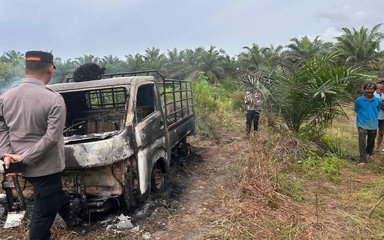 Aksi Pencurian Sawit di Kotim Masih Marak, Pikap Pelaku Dibakar