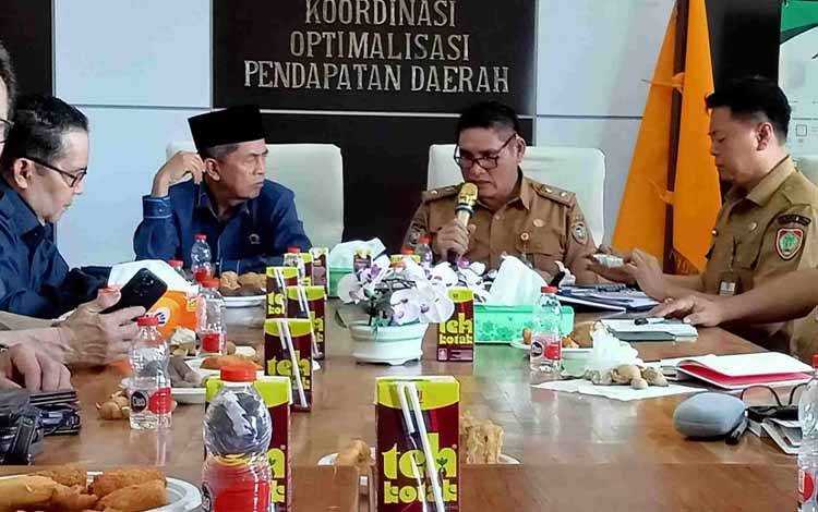 Bapenda Kalteng Tampilkan Inovasi Pembayaran Pajak dalam Rapat Bersama DPRD