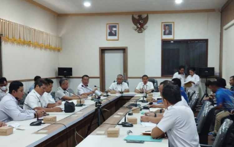 PT AWL Diminta Tuntaskan Realisasi Plasma untuk Masyarakat Tumbang Penyahuan