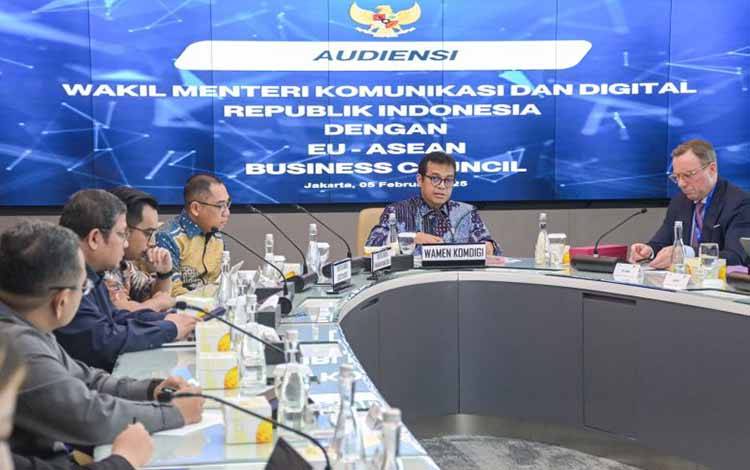 Wamenkomdigi Ajak Investor Eropa Investasi Pusat Data