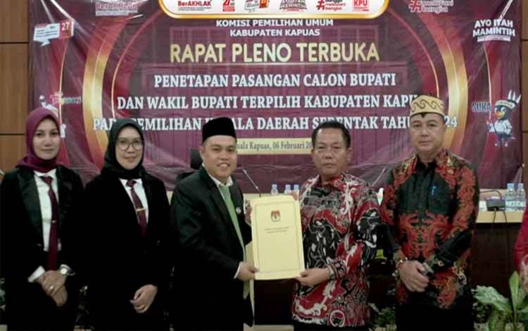 Wiyatno - Dodo Ditetapkan KPU Kapuas Sebagai Bupati dan Wakil Bupati Terpilih