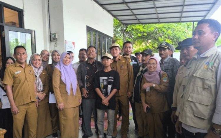 Disnakertrans Kotim Bantu Pulangkan 11 Pekerja Asal Karawang yang Terlantar di Perkebunan Sawit