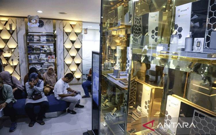 Harga Emas Antam Turun Jadi Rp1,684 Juta Per Gram
