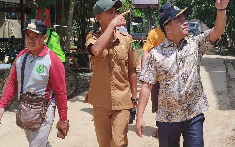 Waket II DPRD Kapuas Dorong Pemkab Bentuk Tim Monitoring Aktivitas PBS di Wilayah Terdampak Banjir