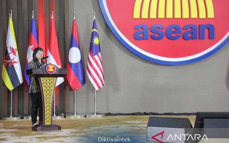 Wamendiktisaintek Usulkan ASEAN Mendesain Kebijakan Pendidikan AI