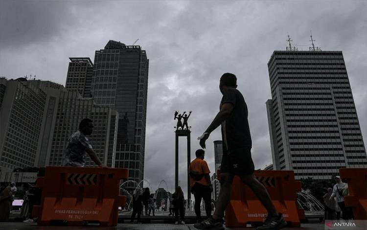 Kipas Angin Bisa Bantu Cegah Pakaian Apek di Musim Hujan
