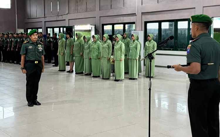 Dandim Kapuas Pimpin Korp Rapot Masuk Satuan dan Purna Tugas Personel