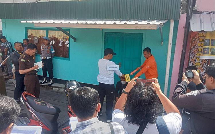Polres Kotim Gelar Rekontruksi Kasus Penganiayaan Anshori Muslim dengan 36 Adegan