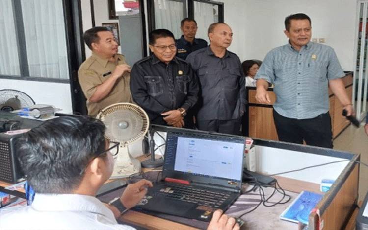 Meski Ada Efisiensi Anggaran, Dewan Dorong Disdukcapil Tetap Lakukan Pelayanan Optimal
