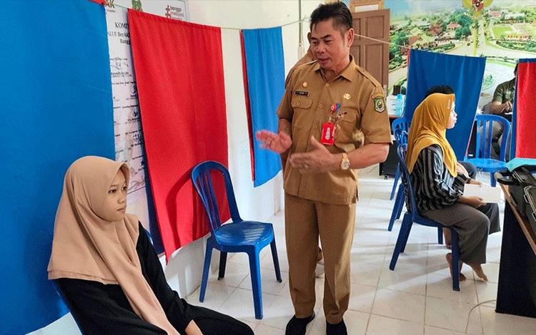 Disdukcapil Kapuas Gelar Jemput Bola Layanan di Tamban Catur