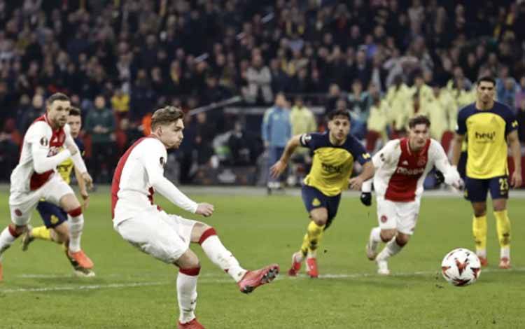 Gol Kenneth Taylor Antar Ajax Singkirkan Union Saint-Gilloise