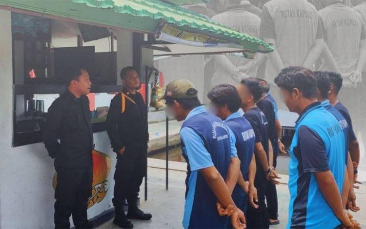 Pejabat Rutan Kapuas Beri Pengarahan WBP Pentingnya Komunikasi yang Baik antara Warga Binaan dengan Petugas