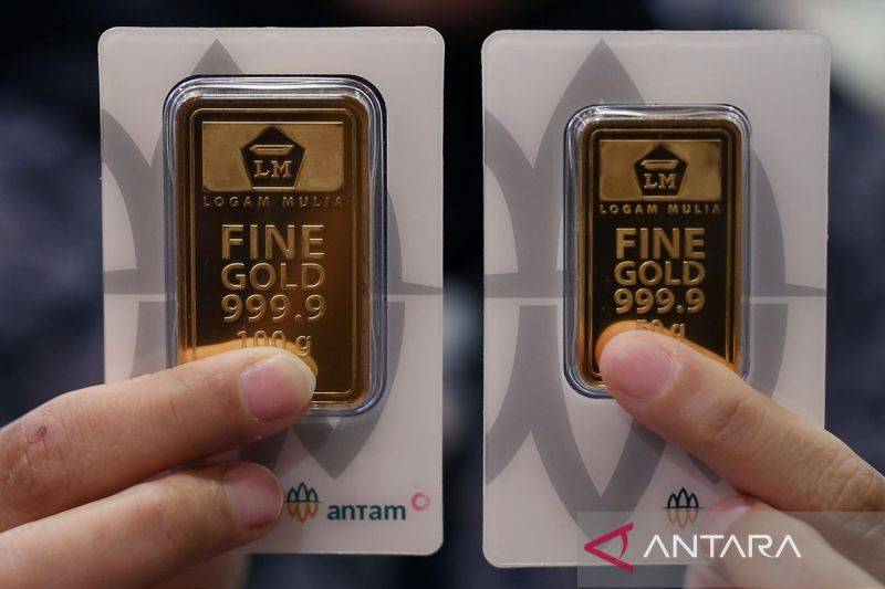 Harga Emas 12 Maret Meroket hingga Rp1,702 Juta Per Gram