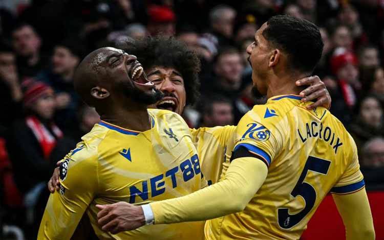 Crystal Palace Balik Kalahkan 10 Pemain Tottenham