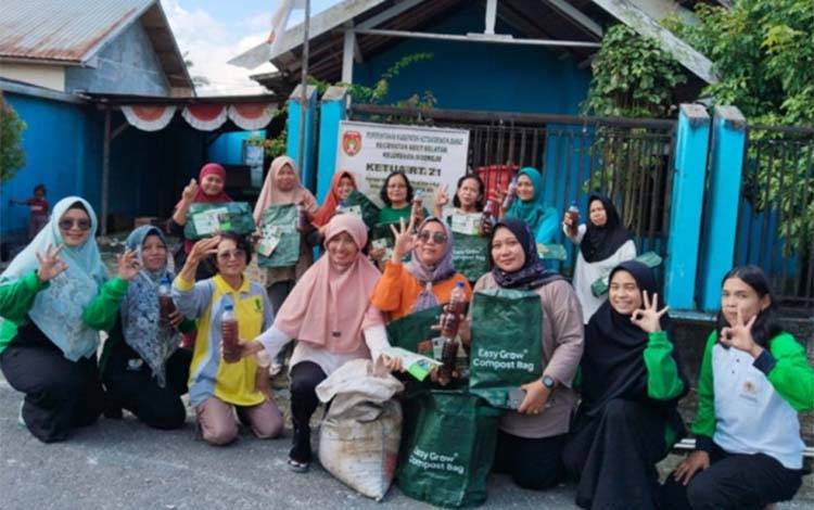 DLH Kobar Sosialisasi Pemanfaatan Sampah Rumah Tangga Jadi Kompos