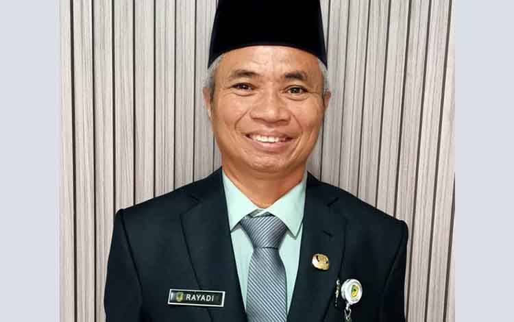 Kesbangpol Barut Ajak Masyarakat Semarakkan HUT ke-81 RI dengan Pemasangan Bendera Merah Putih