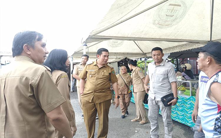 Wabup Pulpis Harapkan OPD Belanja di Pasar Ramadan