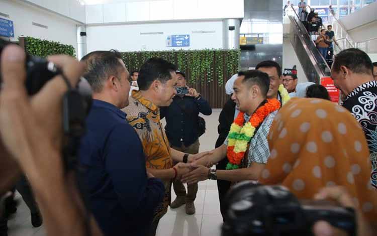 Ketua Fraksi Golkar Sambut Kedatangan Wali Kota Palangka Raya
