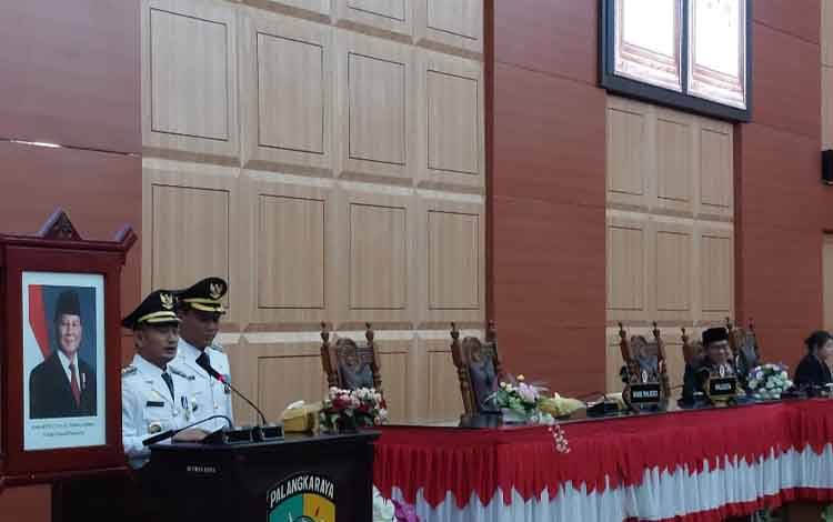 Paripurna Perdana, Wali Kota Palangka Raya Sampaikan Program Prioritas