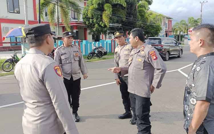 Kapolres Seruyan Cek Pengamanan Pasar Ramadan