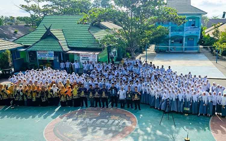 Kepala Kemenag Kapuas: Ujian Madrasah Bagian Penting Evaluasi Akhir Peserta Didik