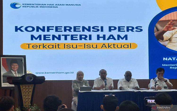 Menteri HAM Tegaskan Militerisme Sangat Tidak Mungkin Terjadi Saat ini