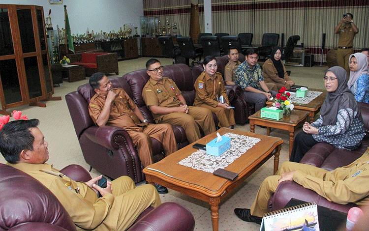 Bupati Seruyan Terima Hasil Pemeriksaan Pendahuluan atas Laporan Keuangan Pemkab Seruyan