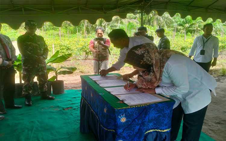 Lapas Sukamara Bersama Diskeptan dan Diskan Tandatangan kontrak Kerja Sama