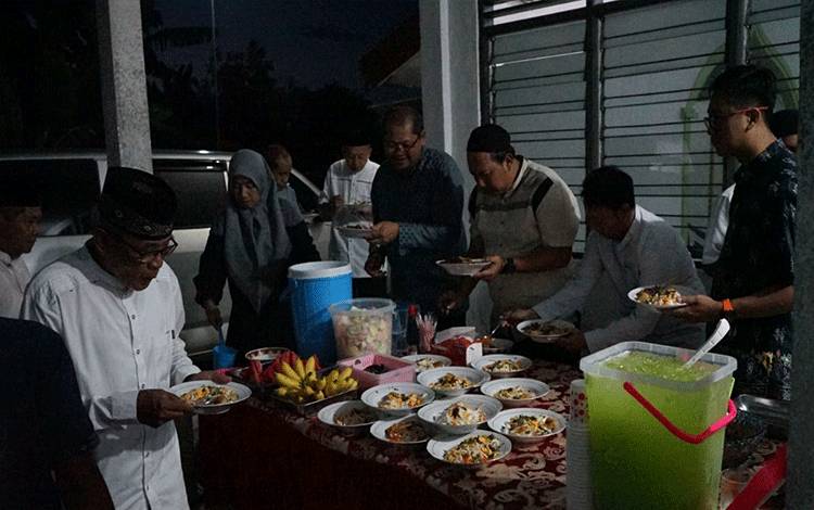 Disnakertrans Kalteng Pererat Silaturahmi Bersama Warga
