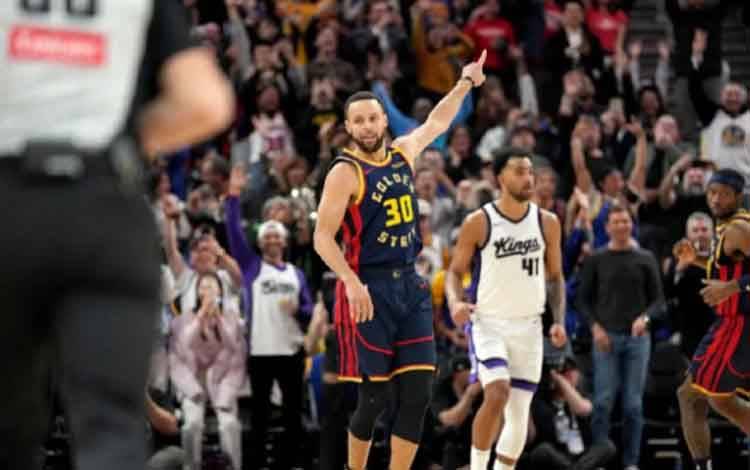 Curry Bawa Warriors Kalahkan Knicks, Raih Tujuh Kemenangan Beruntun