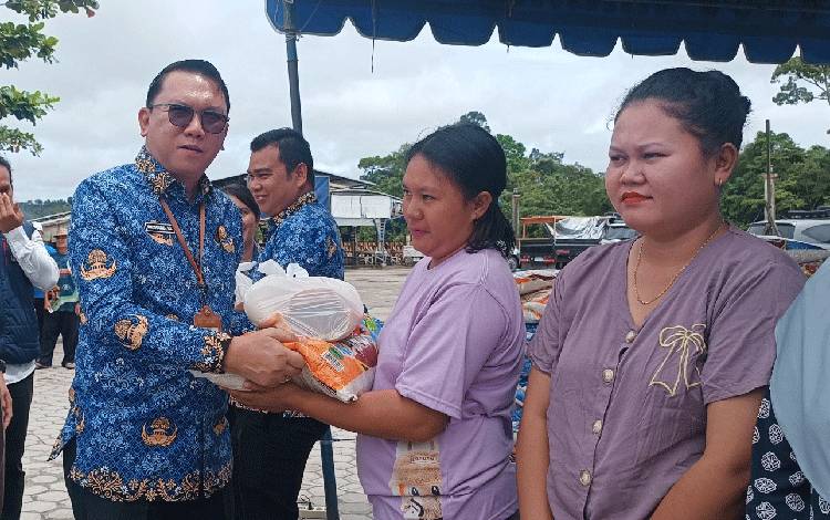 Pemkab Gunung Mas Sediakan 600 Paket Sembako Murah untuk Masyarakat Kecamatan Kurun
