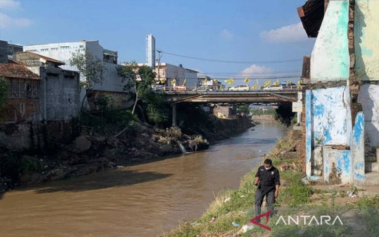 Menteri ATR Tegaskan Tanah di Badan dan Sempadan Sungai Tanah Negara