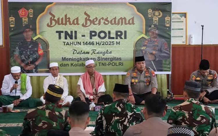 Perkuat Sinergitas, Polres Kapuas Gelar Buka Puasa Bersama TNI