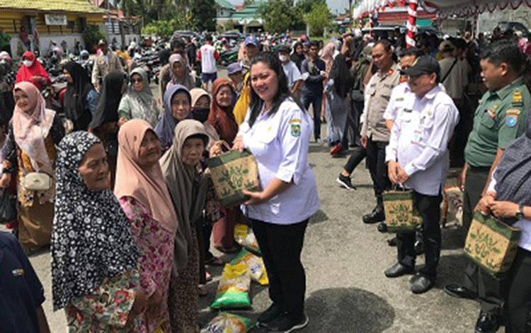 Gerakan Pangan Murah di Kapuas Diserbu Warga, Harga Bahan Pokok Lebih Terjangkau