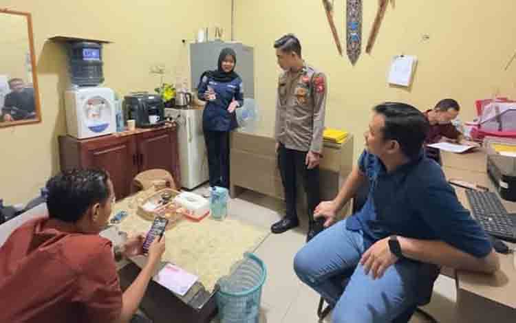 Sihumas Polres Kapuas Sosialisasikan Literasi Digital Kepada Personel