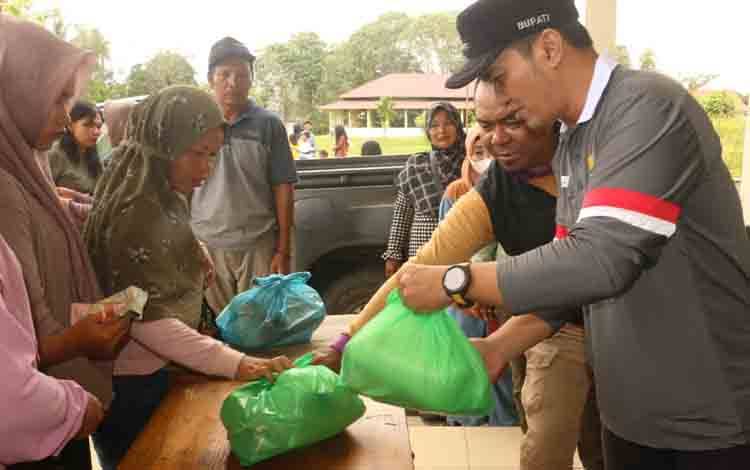 Bupati Pulpis Pantau Pasar Penyeimbang di Kecamatan Pandih Batu