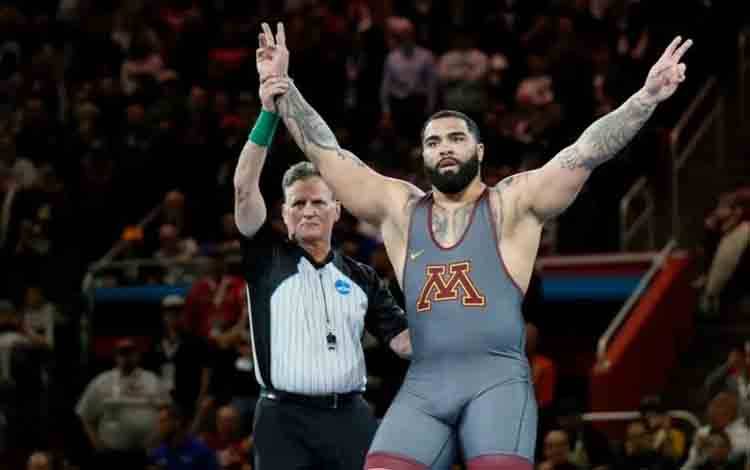 Juara Gulat Olimpiade Steveson Ingin Tiru Bo Nickal saat Pindah ke MMA