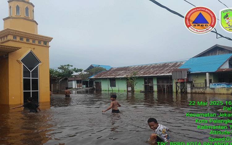 Masjid di Palangka Raya Terendam Banjir Saat Ramadan, Dewan Minta Pemko Lakukan Penanganan