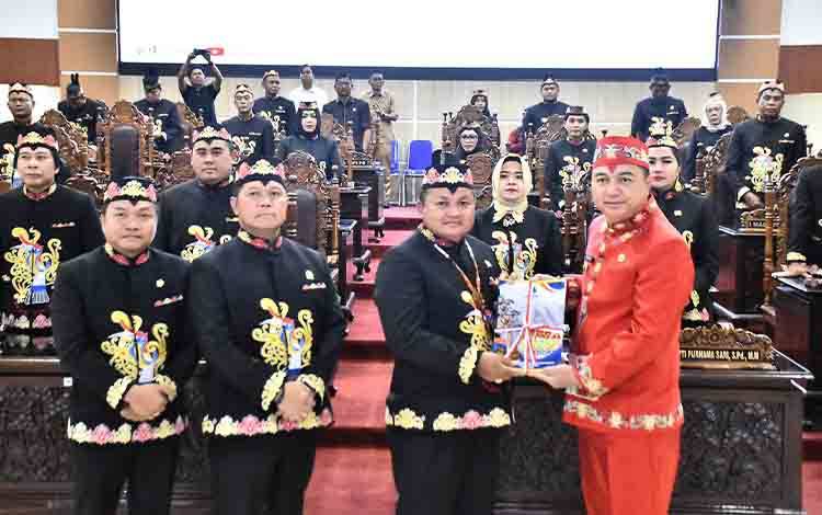 Wakil Bupati Kapuas Paparkan Capaian dan Tantangan Pembangunan dalam LKPJ 2024