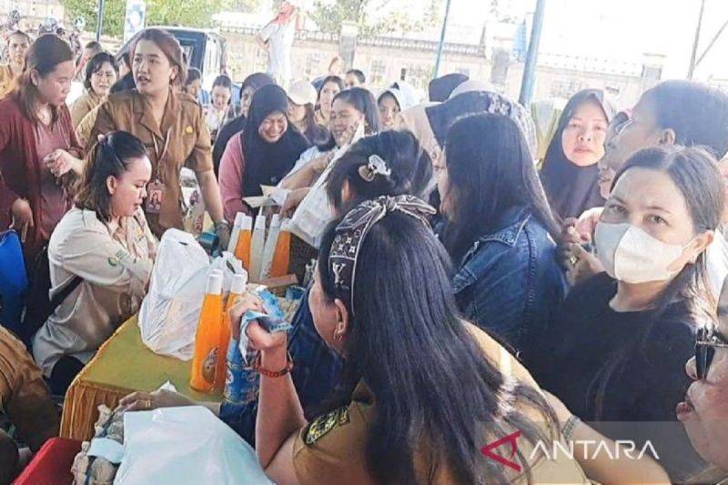 Masyarakat Gunung Mas Antusias Berbelanja di Gerakan Pangan Murah