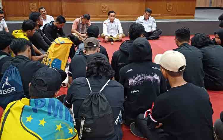 DPRD Kotim Akan Teruskan Aspirasi Aliansi Mahasiswa yang Tolak UU TNI ke DPRD Provinsi