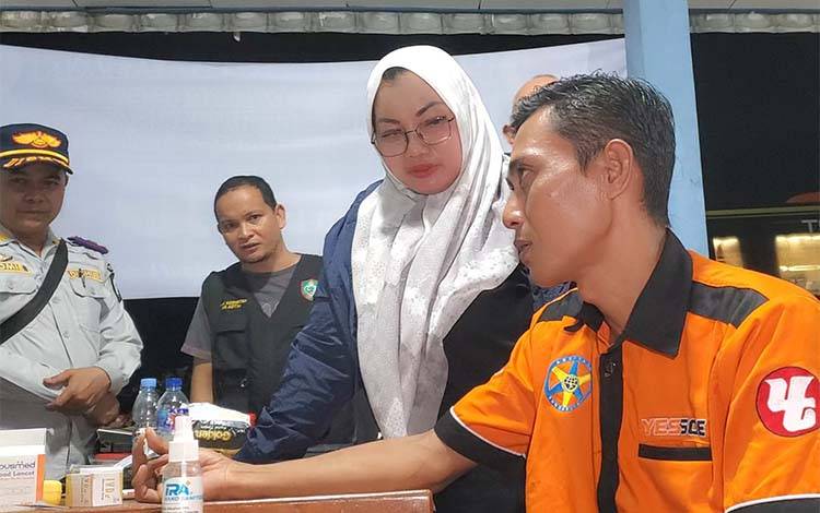 Wabup Kotim Irawati Pantau Arus Mudik di Terminal Patih Rumbih