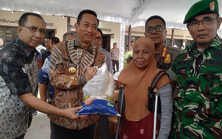 Pemprov Gelar Pasar Murah di Sukamara, Siapkan 2.687 Paket Sembako