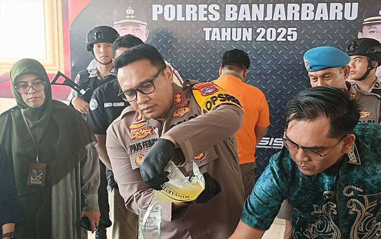Polres Banjarbaru Bongkar Pabrik Minyak Goreng Palsu